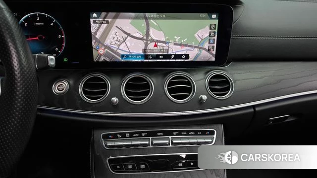 Mercedes-Benz E-Class W213 2021 Белый из Кореи, фото 4