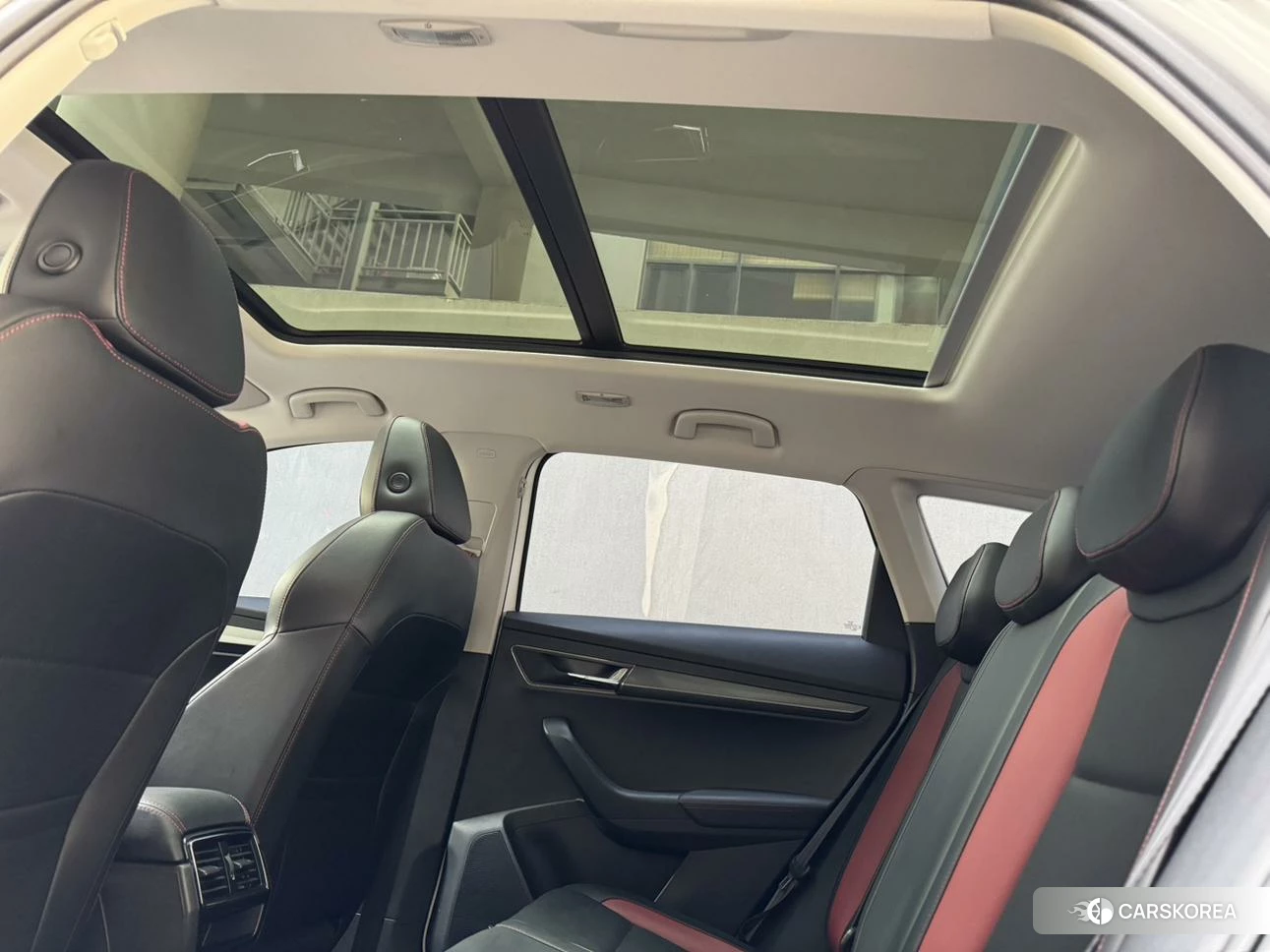 Skoda Karoq 2021 Белый из Китая, фото 4