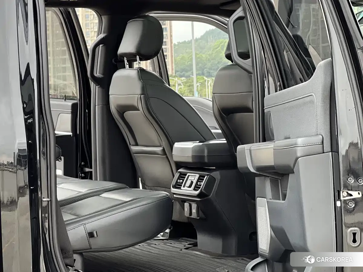 Ford F-150 2023 Черный из Китая, фото 4