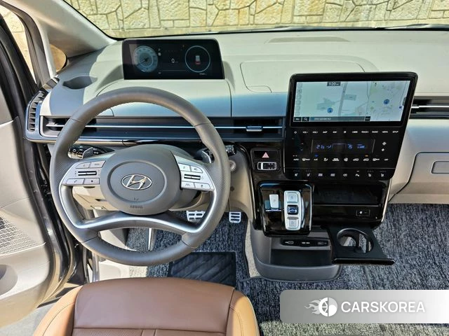 Hyundai Staria 2023 Серый из Кореи, фото 4