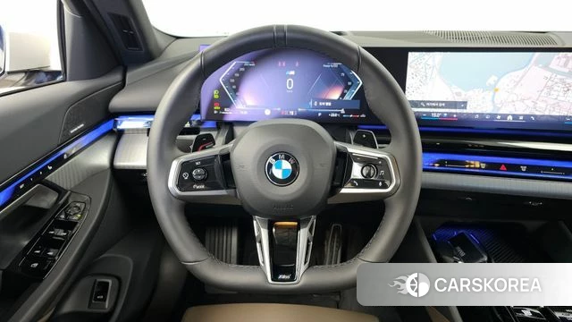BMW 5 Series (G60) 2025 Белый из Кореи, фото 4