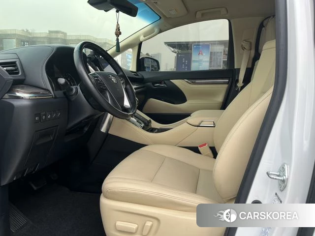 Toyota Alphard 2021 Белый из Китая, фото 4