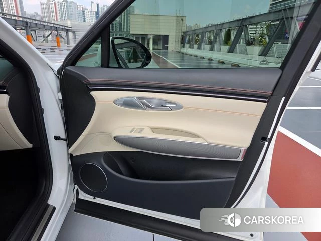 Genesis GV70 2024 Белый из Кореи, фото 4