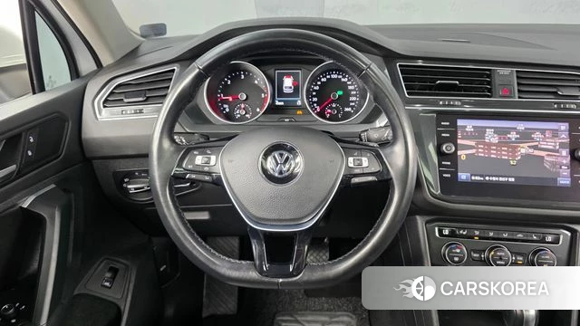 Volkswagen Tiguan second Generation 2020 Белый из Кореи, фото 4