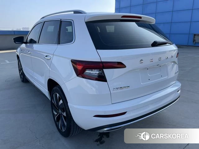 Skoda Karoq 2022 Белый из Китая, фото 4