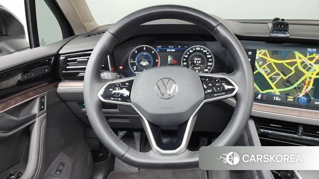 Volkswagen Touareg 3rd generation 2023 Черный из Кореи, фото 4