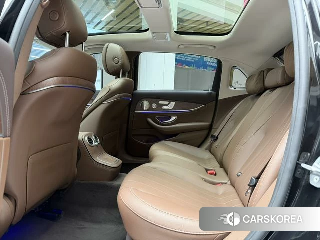 Mercedes-Benz E-Class 2022 Черный из Китая, фото 4
