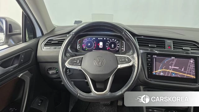 Volkswagen Tiguan Allspace 2023 Белый из Кореи, фото 4