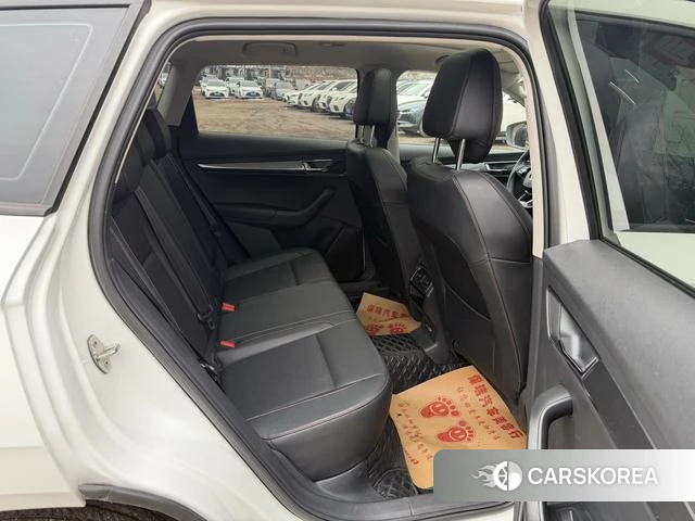 Skoda Karoq 2024 Белый из Китая, фото 4