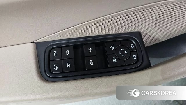 Porsche Makan EV 2025 Белый из Кореи, фото 4