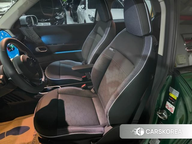 Mini Cooper Electric 4th Generation 2024 Зеленый из Кореи, фото 4