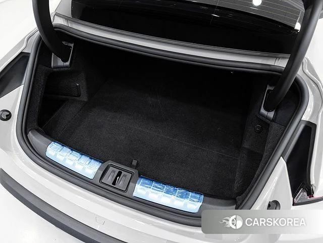 Porsche Taycan 2024 Жемчужный цвет из Кореи, фото 4