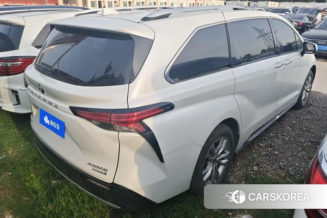 Toyota Sienna 2022 Белый из Китая, фото 4