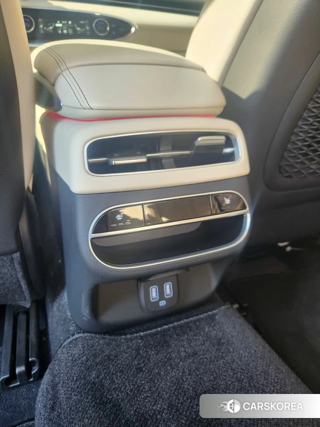 Genesis GV70 2024 Серебристо-серый из Кореи, фото 4
