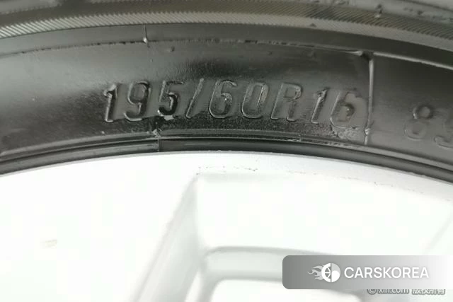 Nissan Sylphy 2024 Белый из Китая, фото 4