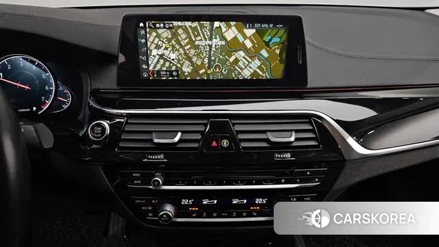 BMW 5 Series (G30) 2018 Белый из Кореи, фото 4