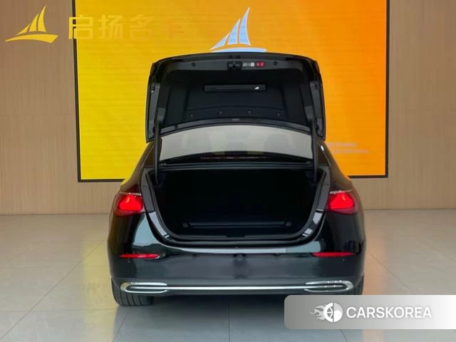 Mercedes-Benz E-Class 2025 Черный из Китая, фото 4