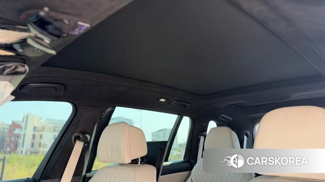 BMW X7 (G07) 2023 Светло-серебряный цвет из Кореи, фото 4