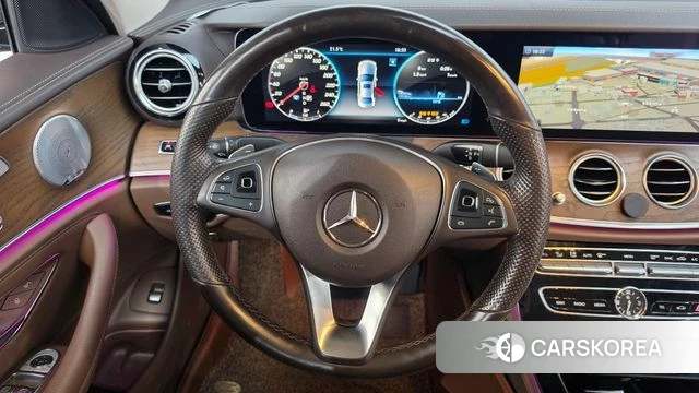 Mercedes-Benz E-Class W213 2018 Серый из Кореи, фото 4
