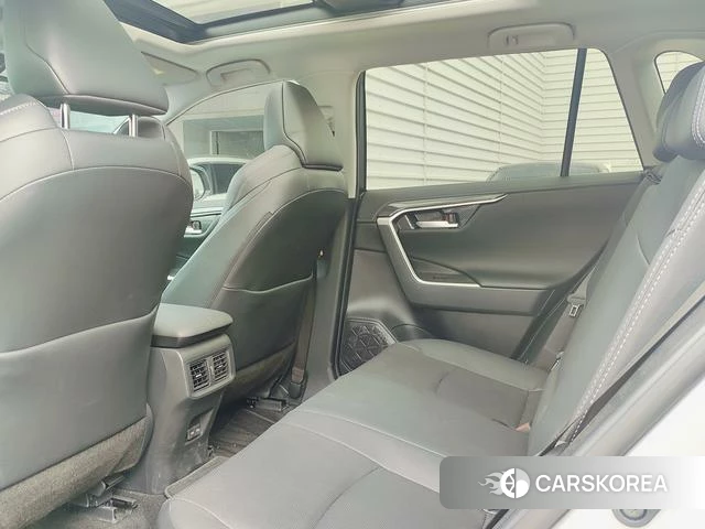 Toyota Wildlander 2023 Серебристо-серый из Китая, фото 4