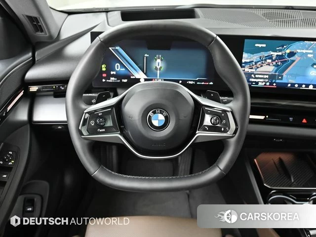 BMW 5 Series (G60) 2023 Белый из Кореи, фото 4