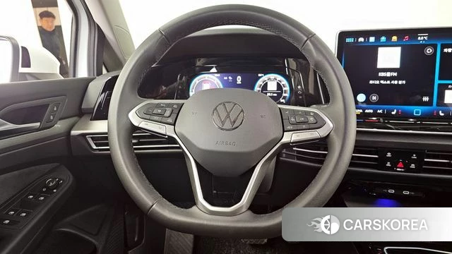 Volkswagen Golf 8th Generation 2025 Белый из Кореи, фото 4
