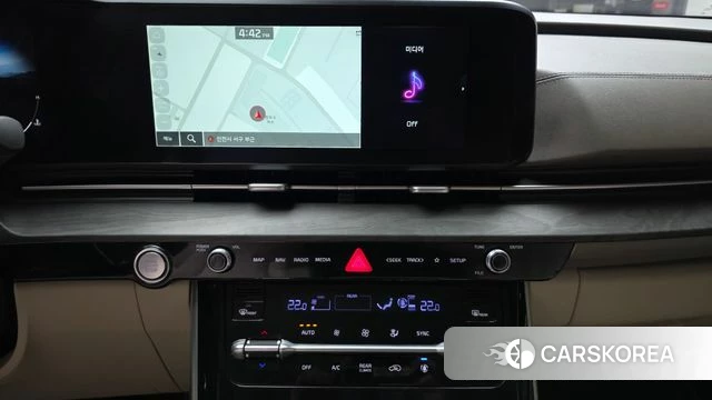 Kia Carnival 4th generation 2023 Белый из Кореи, фото 4