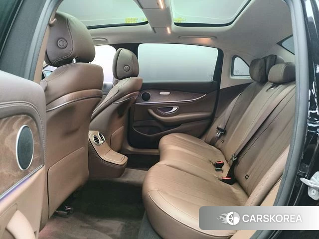 Mercedes-Benz E-Class 2021 Черный из Китая, фото 4