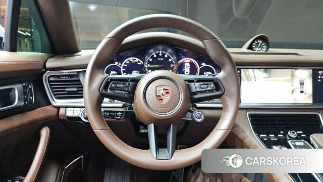 Porsche Panamera (971) 2023 Серебристо-серый из Кореи, фото 4
