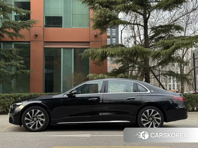Mercedes-Benz E-Class 2024 Черный из Китая, фото 4