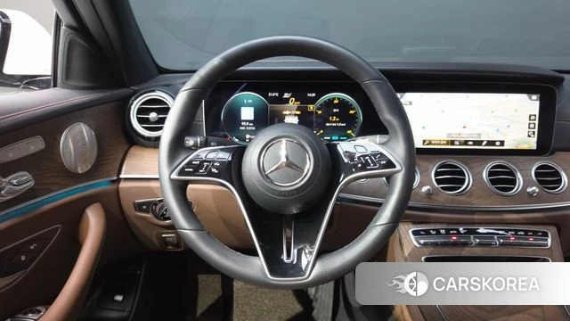 Mercedes-Benz E-Class W213 2023 Белый из Кореи, фото 4