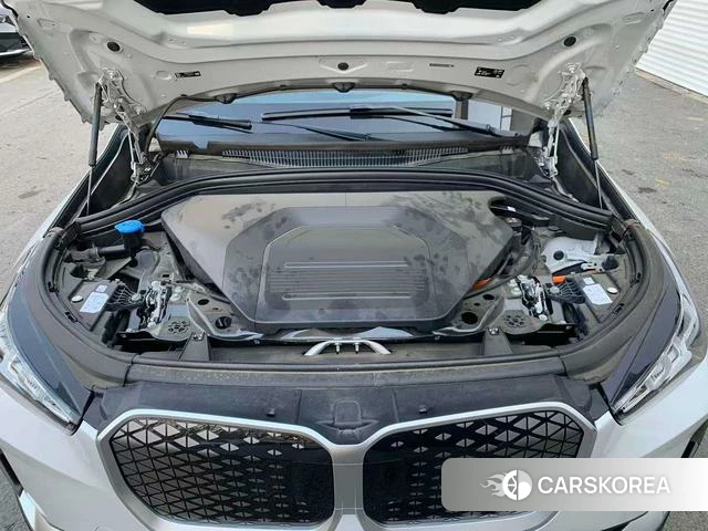 BMW iX1 2025 Белый из Китая, фото 4