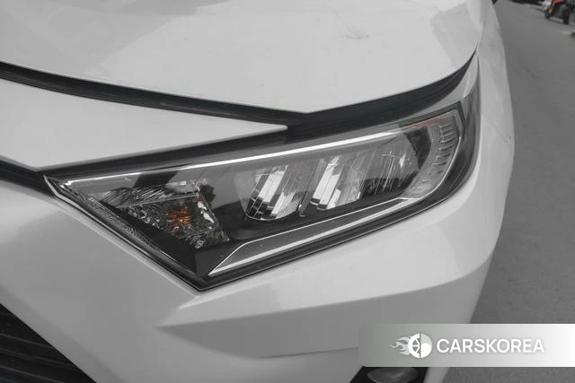 Toyota RAV4 2022 Белый из Китая, фото 3