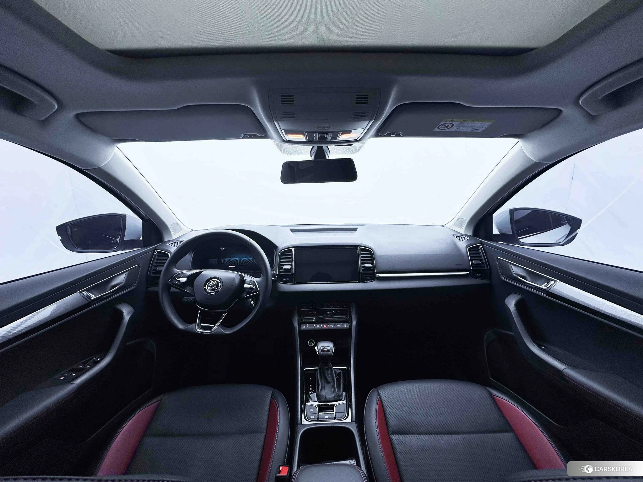 Skoda Karoq 2023 Белый из Китая, фото 4