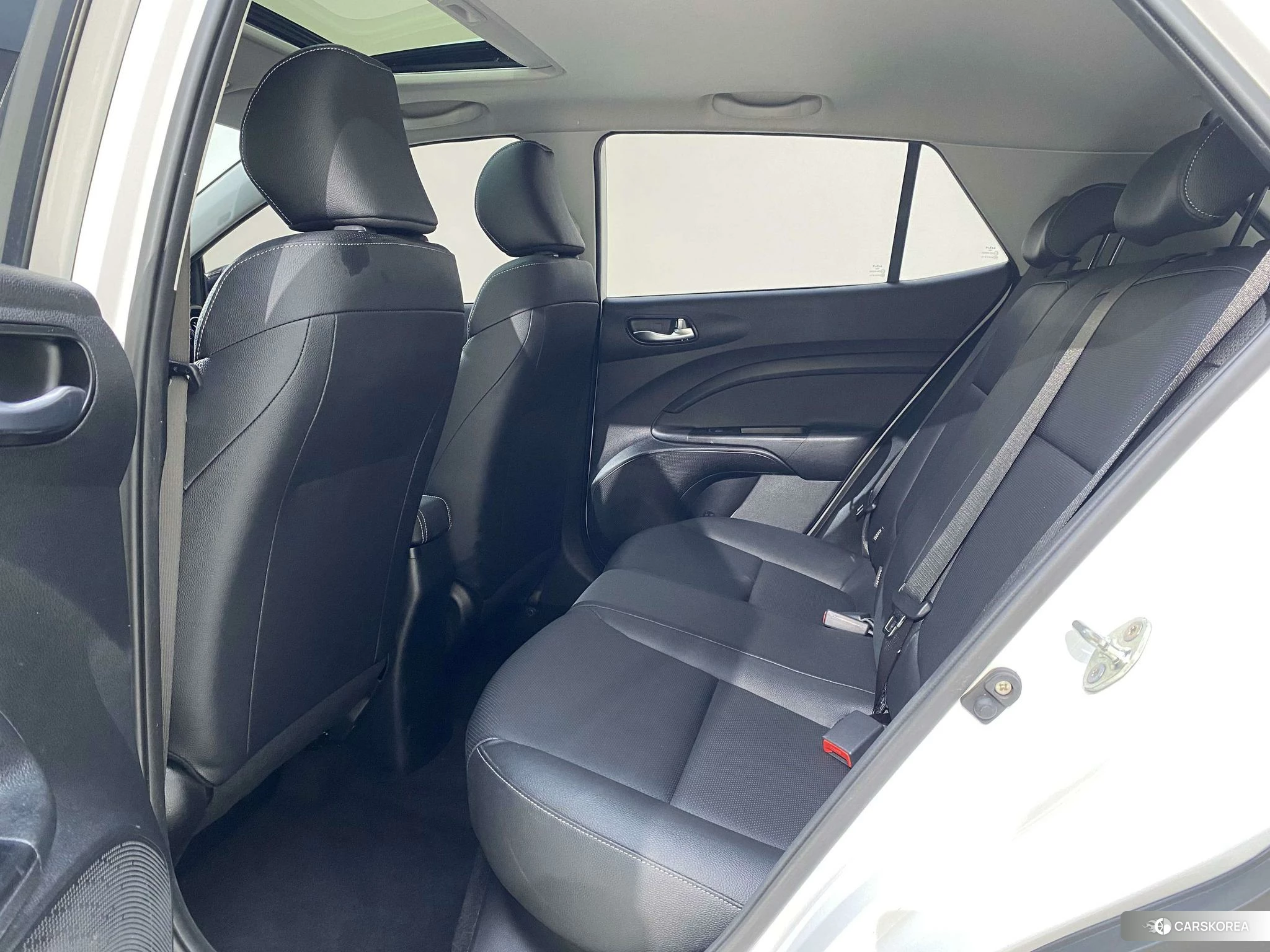 Kia KX1 2021 Белый из Китая, фото 4