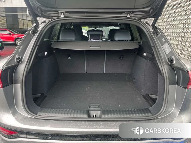 Audi Q6L 2026 Серебристо-серый из Китая, фото 4