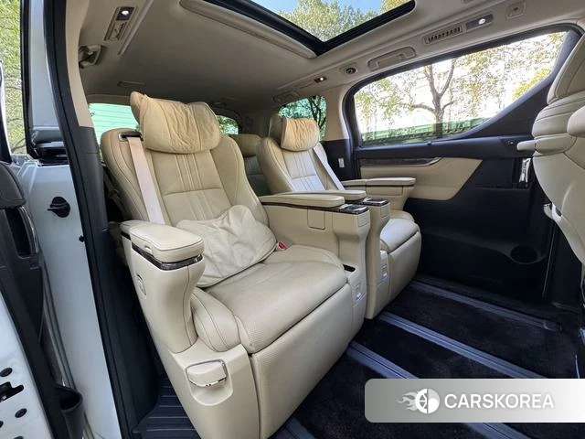 Toyota Alphard 2021 Белый из Китая, фото 4