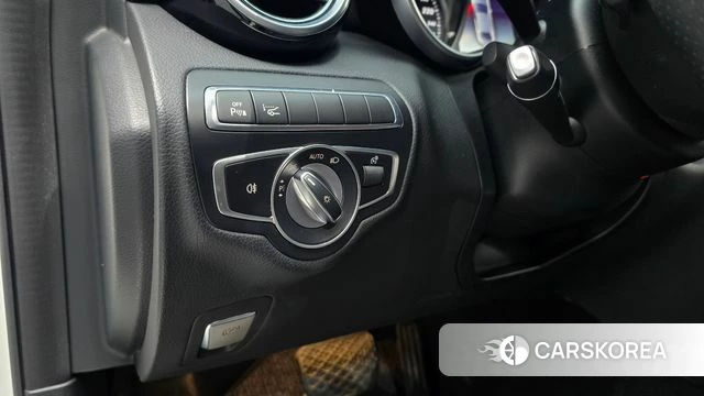 Mercedes-Benz C-Class W205 2018 Белый из Кореи, фото 4