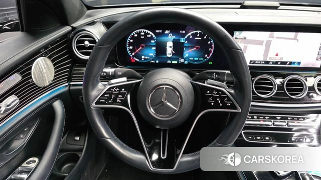 Mercedes-Benz E-Class W213 2022 Серебристо-серый из Кореи, фото 4