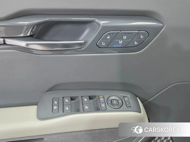 Kia EV9 2023 Серебристо-серый из Кореи, фото 4