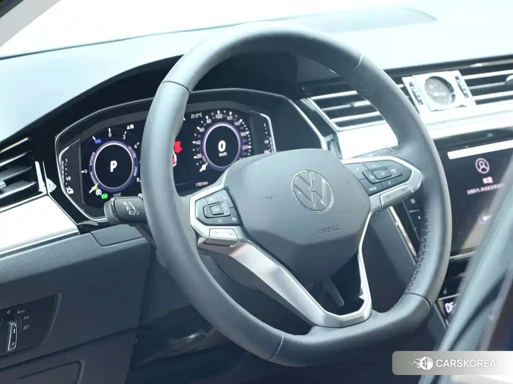 Volkswagen Magotan 2023 Черный из Китая, фото 4