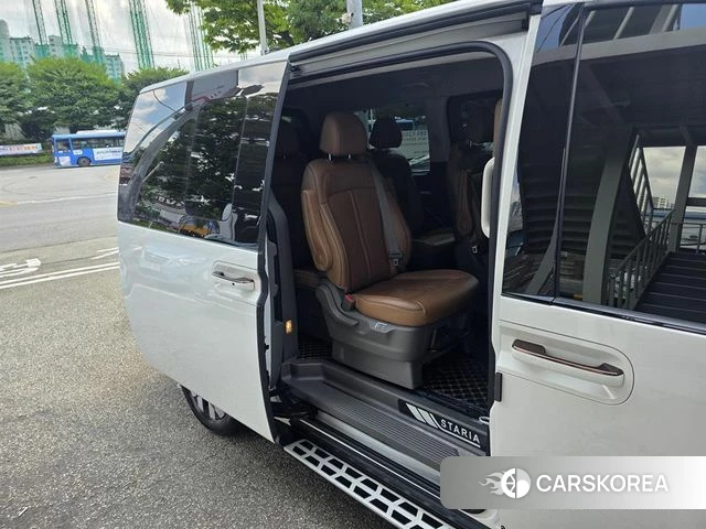Hyundai Staria 2022 Белый из Кореи, фото 4