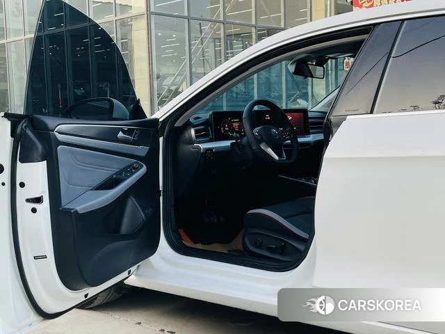 Volkswagen Lamando 2023 Белый из Китая, фото 4