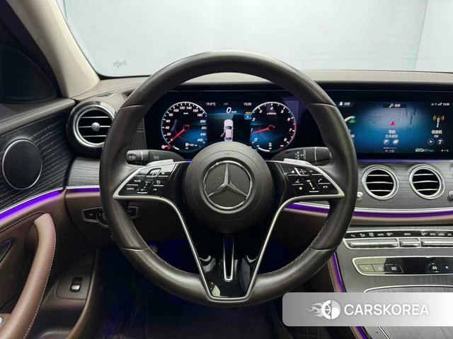 Mercedes-Benz E-Class 2023 Черный из Китая, фото 4