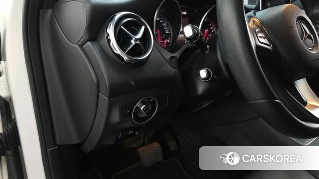 Mercedes-Benz GLA-Class X156 2018 Белый из Кореи, фото 4