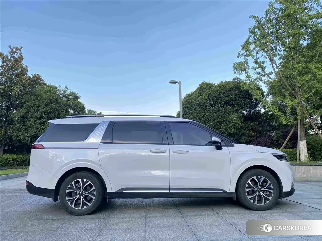 Kia Carnival 2023 Белый из Китая, фото 4