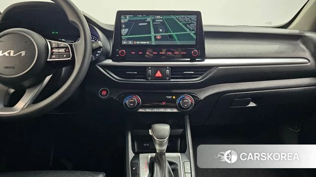 Kia The New K3 2nd generation 2023 Белый из Кореи, фото 4