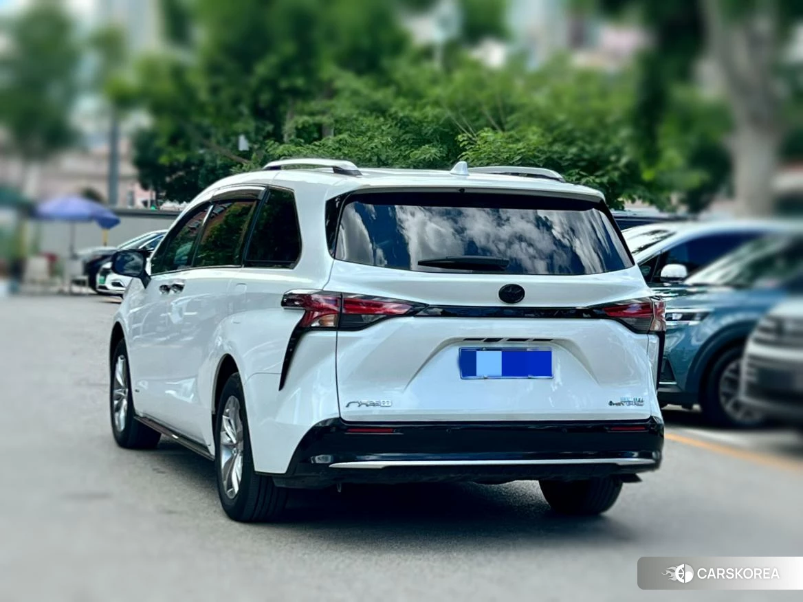Toyota Sienna 2024 Белый из Китая, фото 4