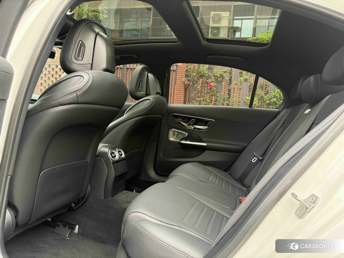 Mercedes-Benz C-class 2023 Белый из Китая, фото 4