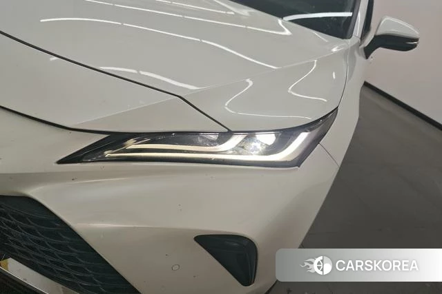 Toyota Venza 2023 Белый из Китая, фото 4